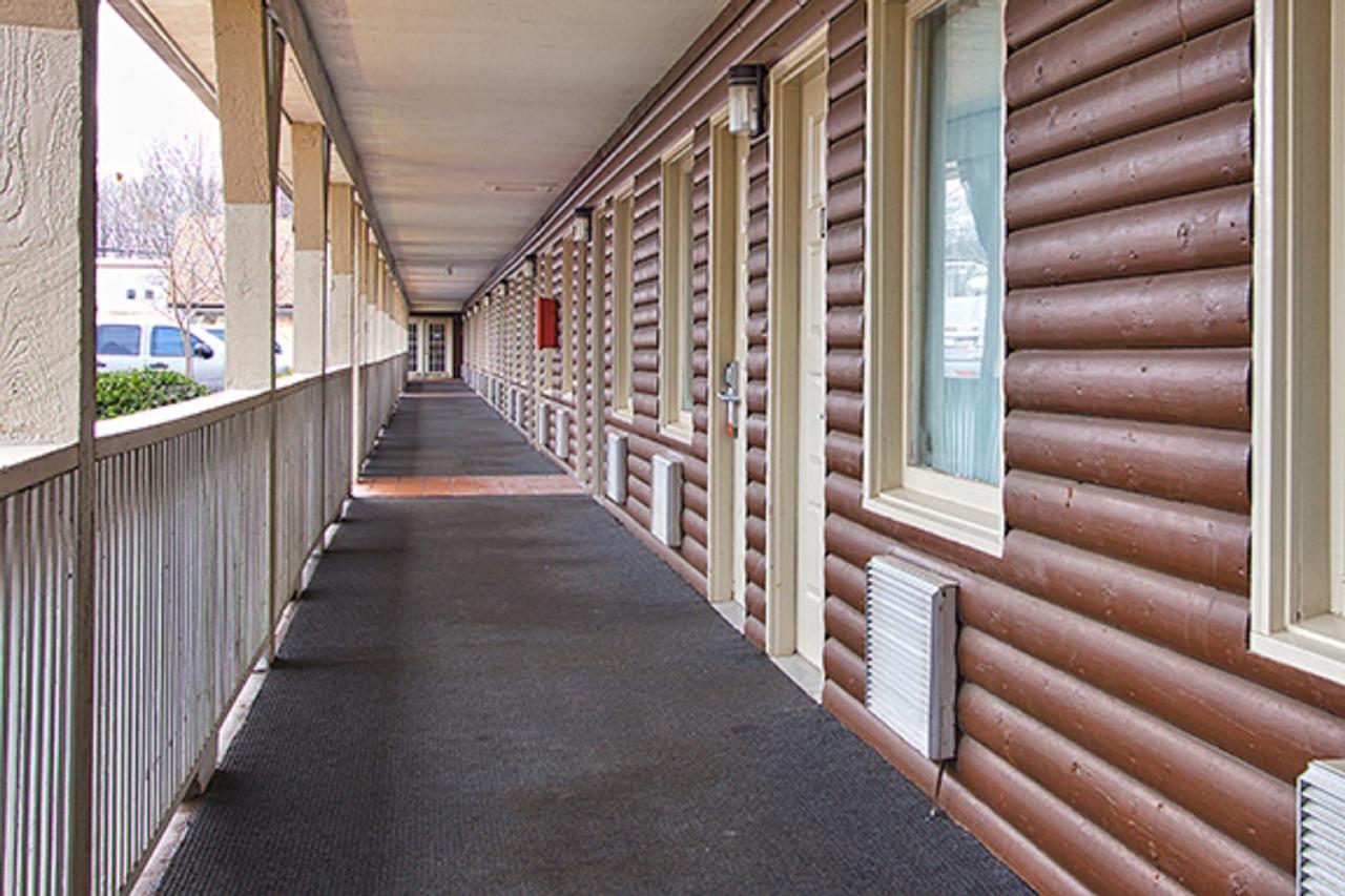 Super 8 By Wyndham Christiansburg Motel Eksteriør billede